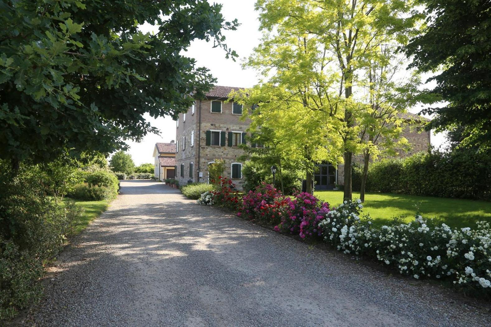 Agriturismo Il Brugnolo Скандиано Экстерьер фото