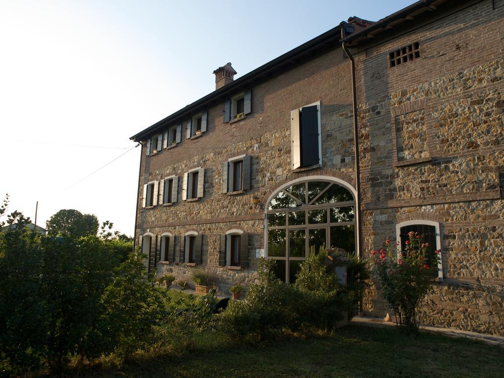 Agriturismo Il Brugnolo Скандиано Экстерьер фото