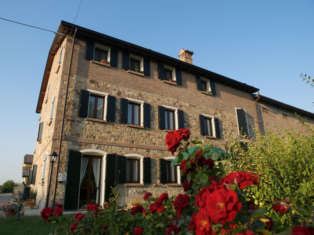 Agriturismo Il Brugnolo Скандиано Экстерьер фото