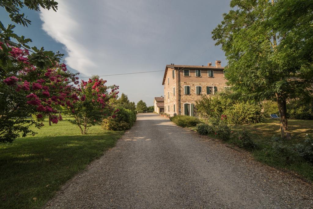 Agriturismo Il Brugnolo Скандиано Экстерьер фото