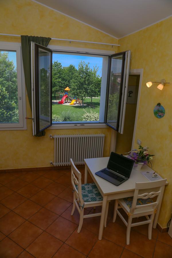 Agriturismo Il Brugnolo Скандиано Экстерьер фото