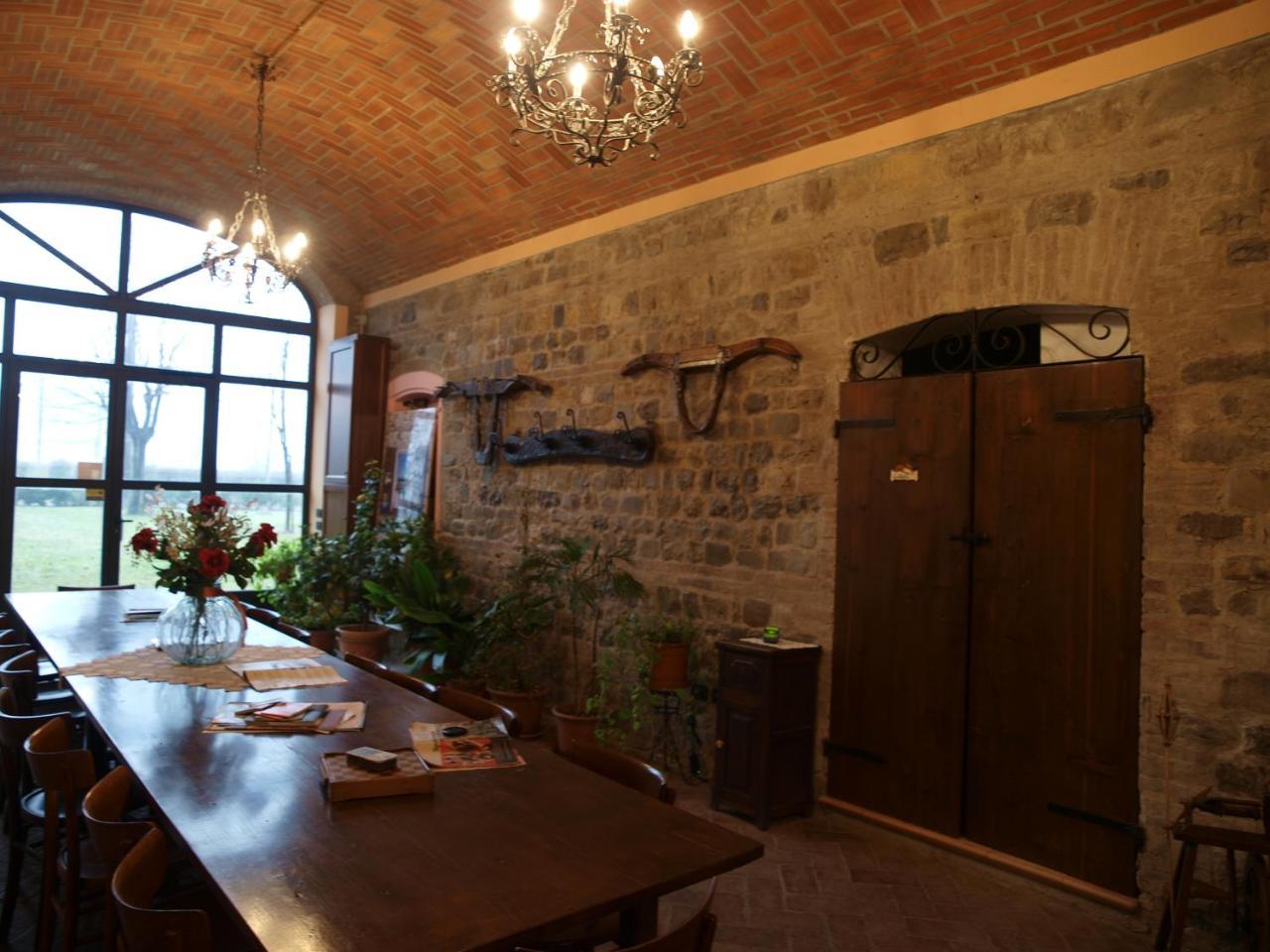 Agriturismo Il Brugnolo Скандиано Экстерьер фото